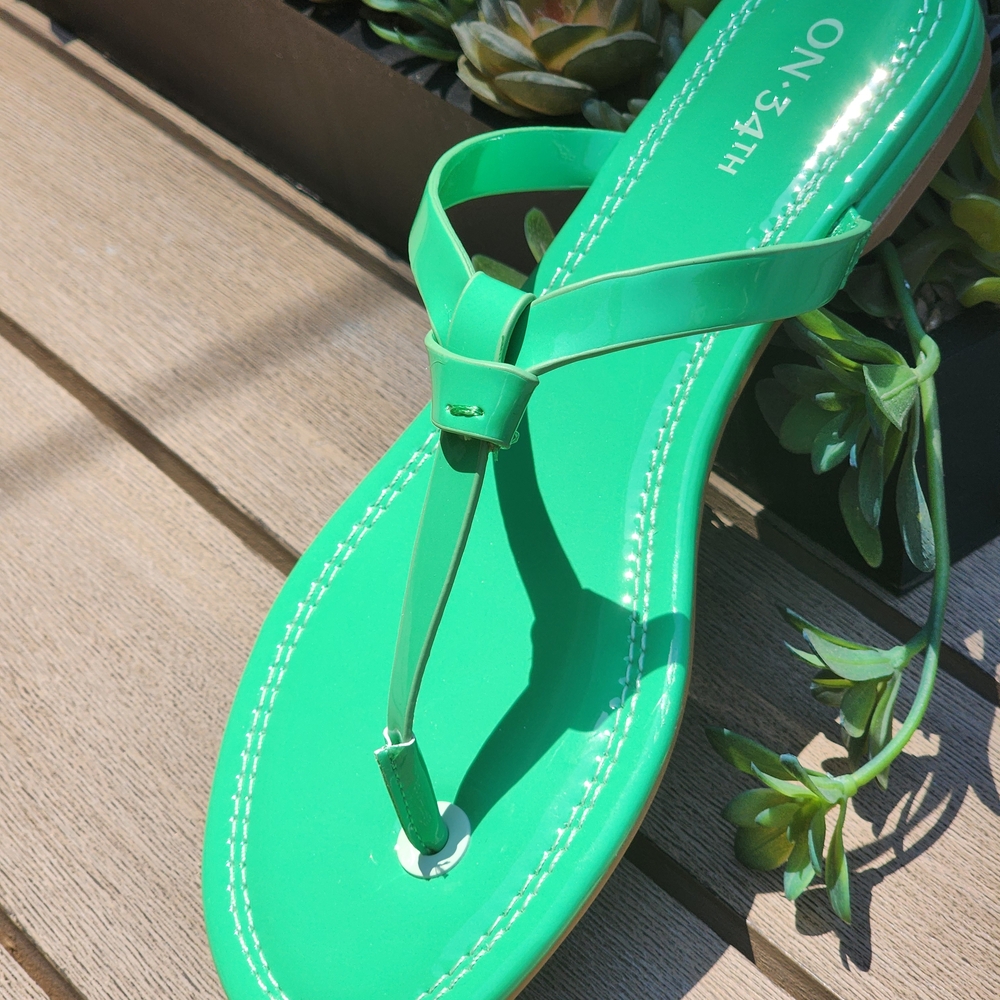 On 34th Women's Galinaa Green Patent Knotted T-straps Slip-on Sandals Size 8 - Picture 4 of 14